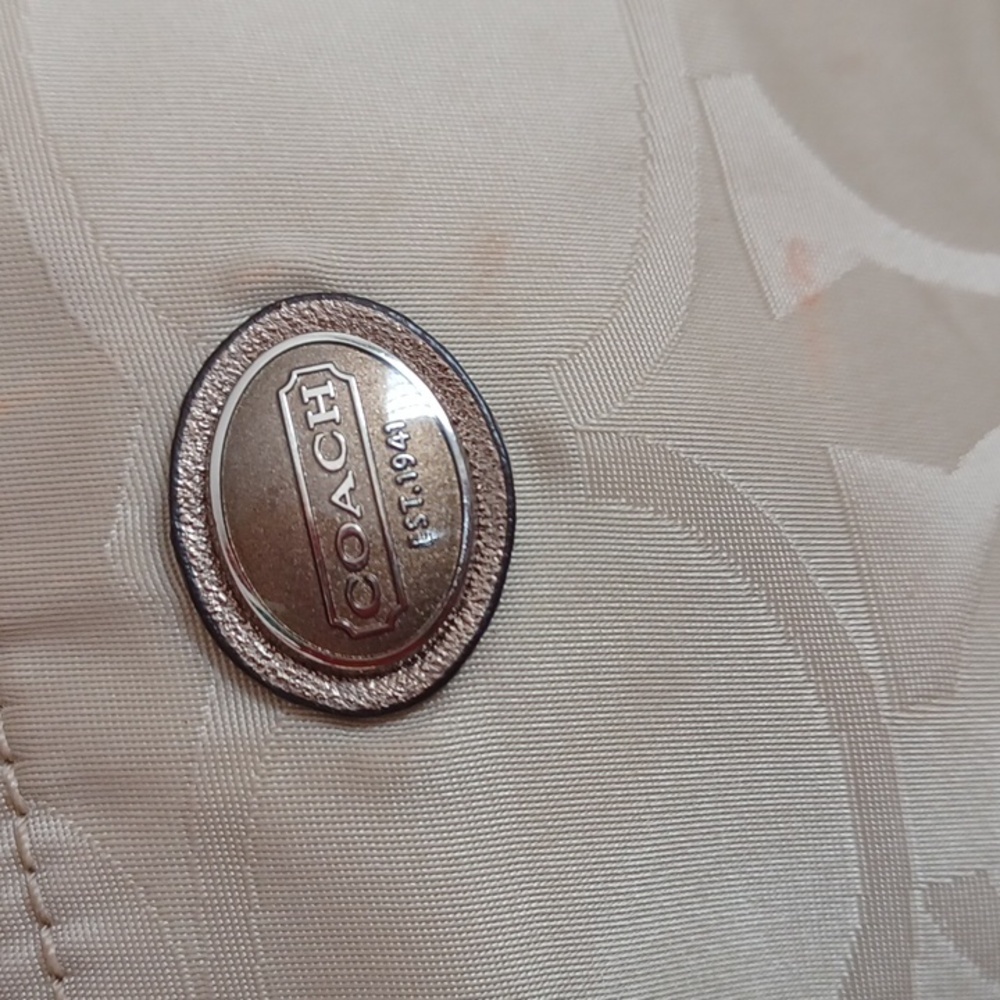 Coach Pouch - Picture 14 of 15